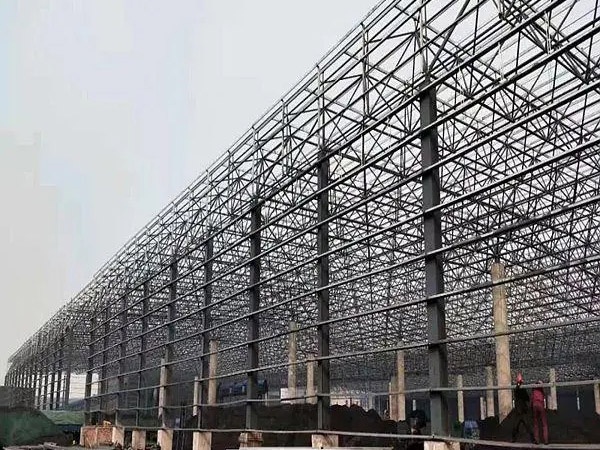 鋼結(jié)構(gòu)的建筑選購(gòu)原材料的注意事項(xiàng)